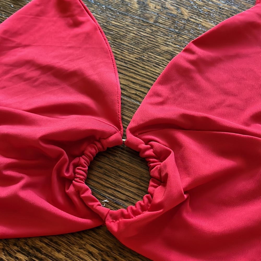 Prettylittlething ring detail bralet top - Picture 3 of 11